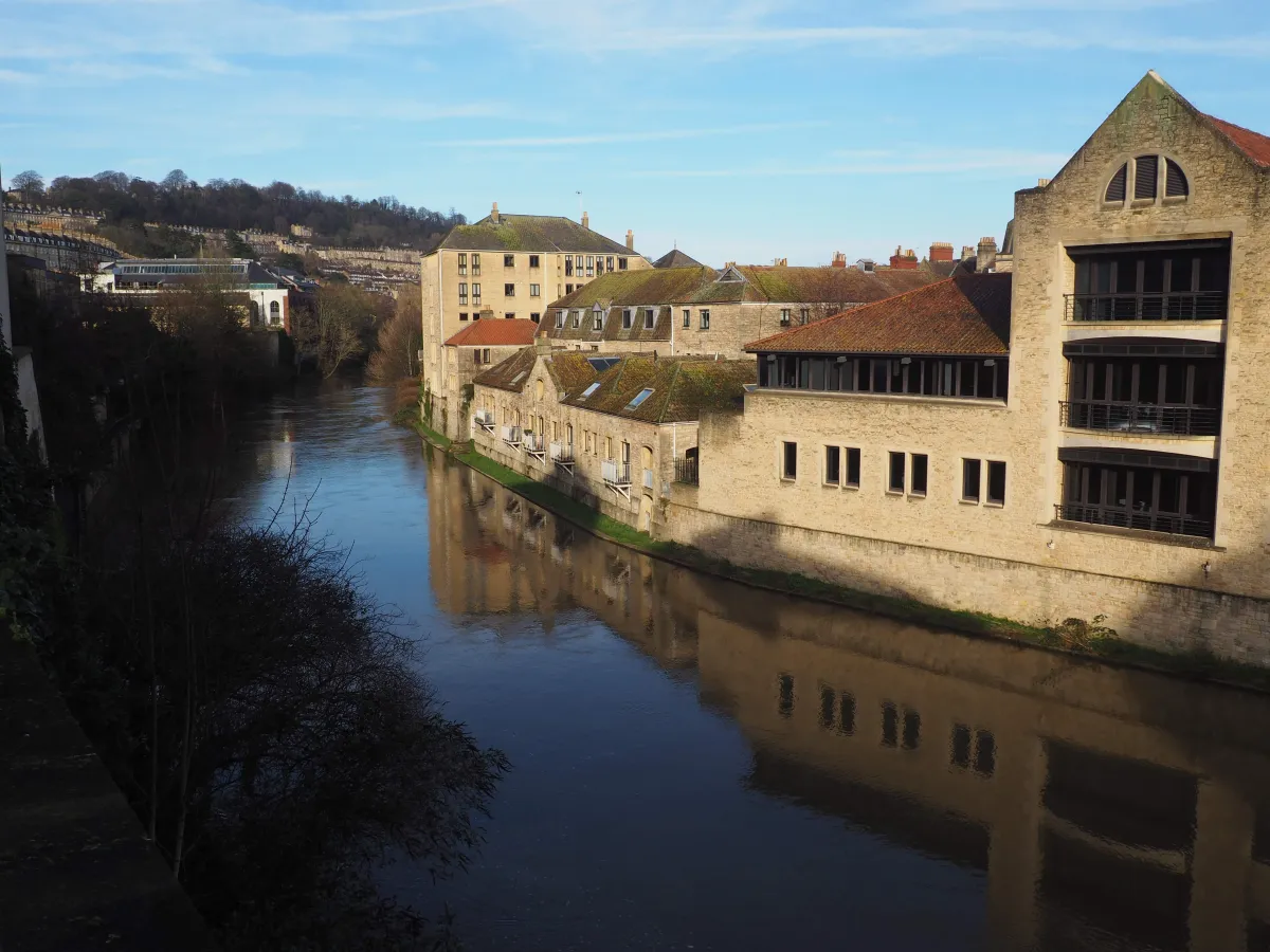 https://media.macandwen.com/images/posts/a-day-in-bath/JNYrDg8.webp