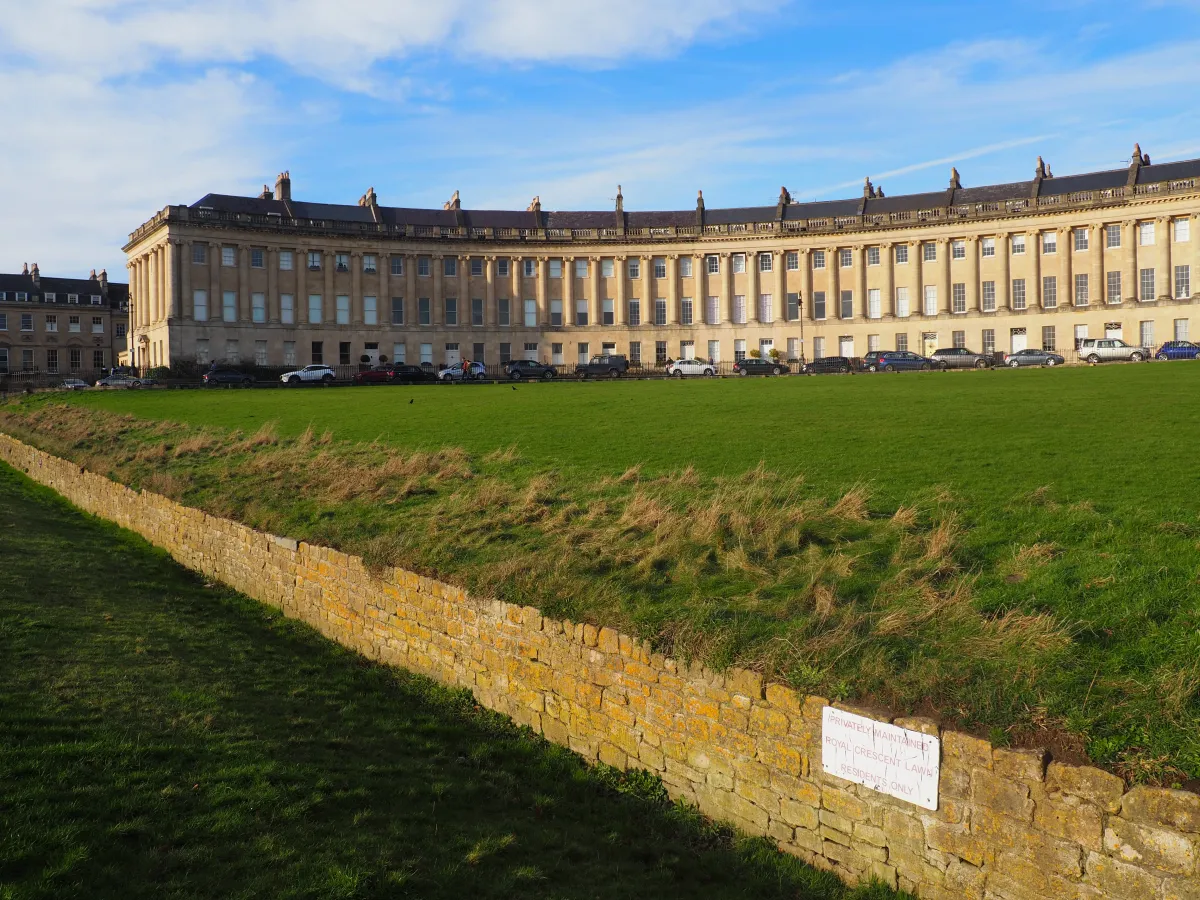 https://media.macandwen.com/images/posts/a-day-in-bath/QwJ4Ezs.webp