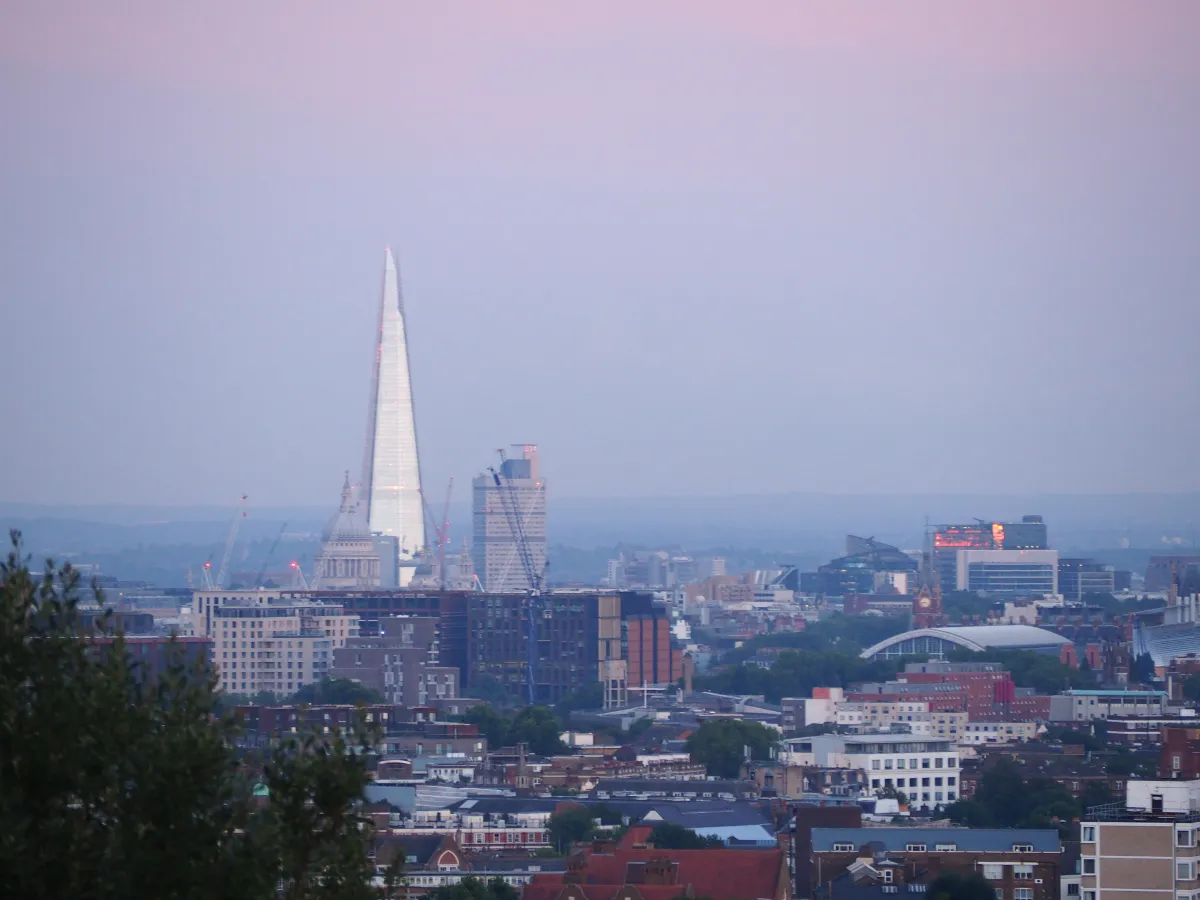 https://media.macandwen.com/images/posts/parks-of-london-10-cool-things-about-hampstead-heath/1uxoHdd.webp